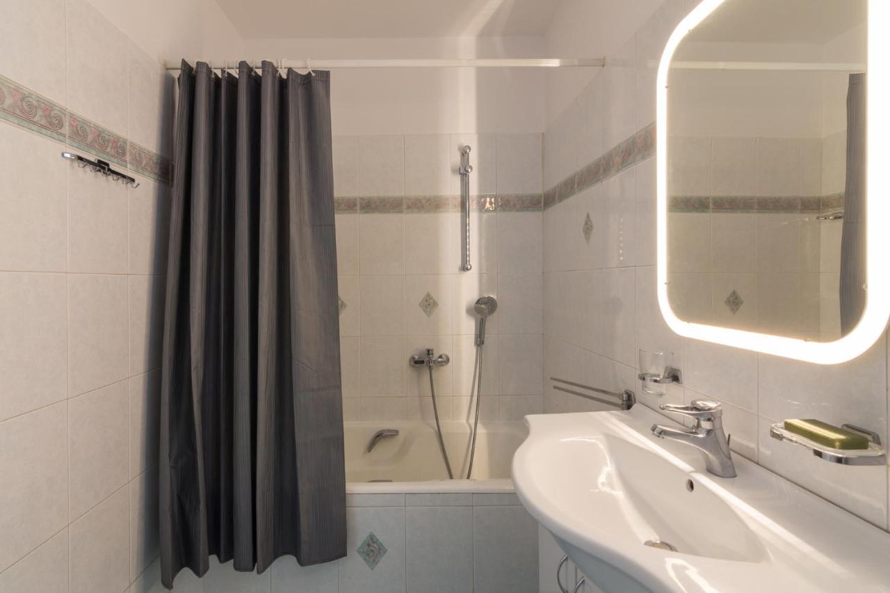 Breathtaking Acropolis View From An Elegant 3br Apt Apartment Athen